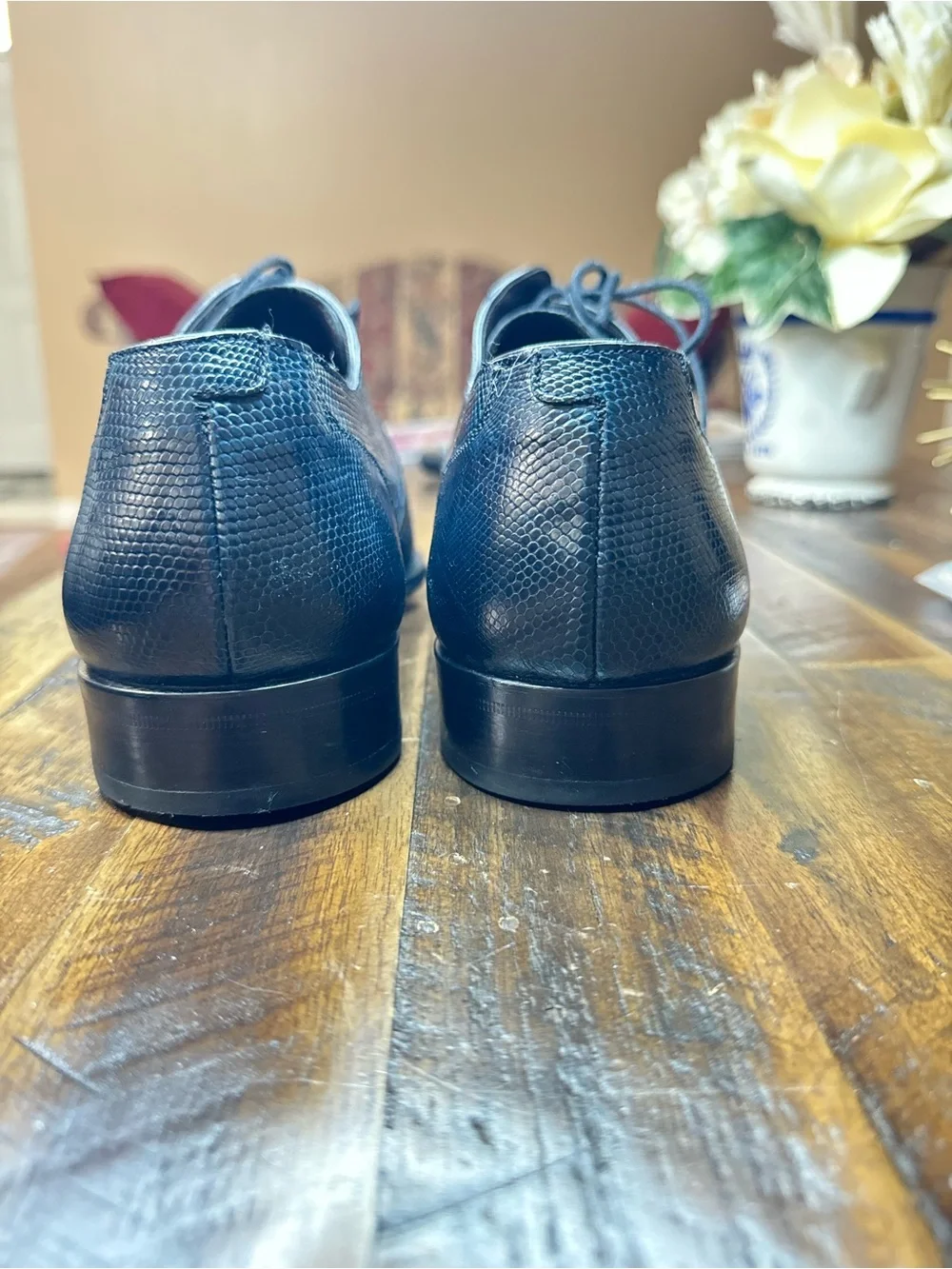 Mezlan Navy Lizard-Embossed Lace-Up Derbys